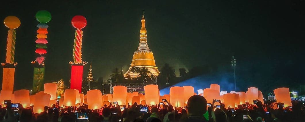 Shwe Maw Daw Pagoda Festival
